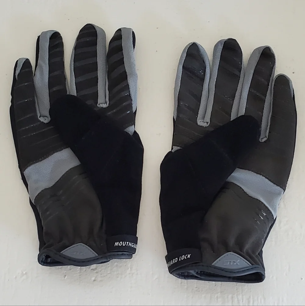STX LaCrosse Strike Grip Gloves, Black/Grey, Wm Large, NEAR NEW